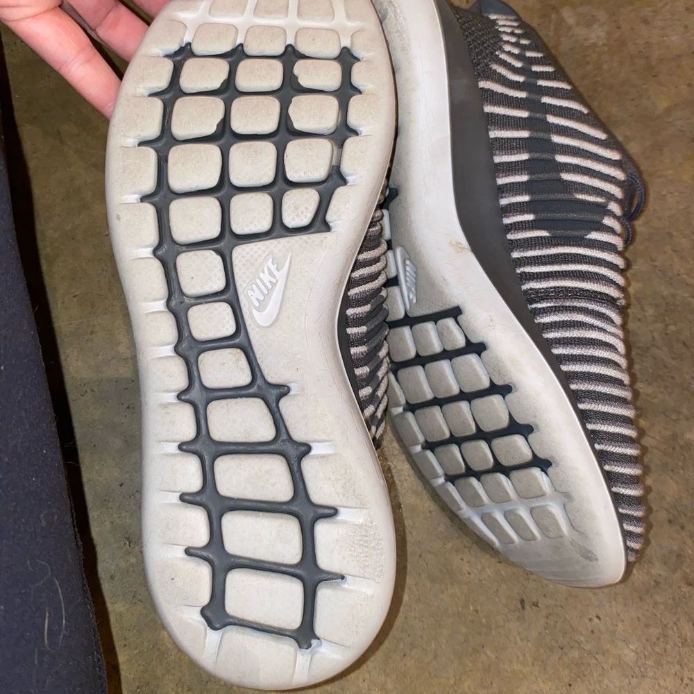Grey Nike’s - Picture 6 of 6